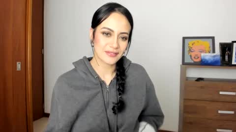 red_flower203 online show from January 11, 1:27 am