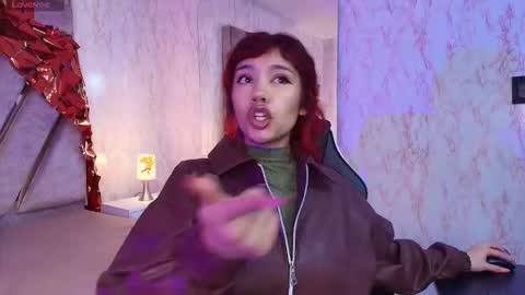 red_pandaa online show from February 24, 3:15 am