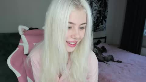 Erika online show from November 9, 8:34 am