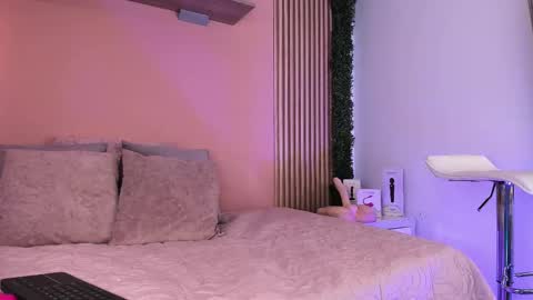 Snapshot of red_velvet____ chatting on February 24, 5:31 pm Stefany online show from February 24, 5:31 pm