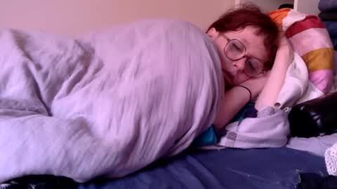 redcassie666 online show from May 8, 1:05 pm