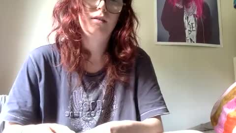 redcassie666 online show from May 11, 11:49 am