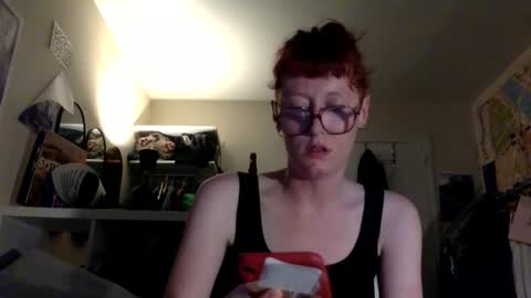redcassie666 online show from May 27, 7:11 pm