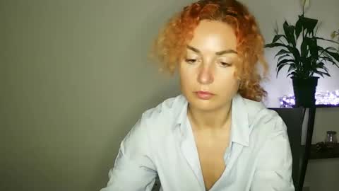 reddgirll online show from February 15, 8:43 pm