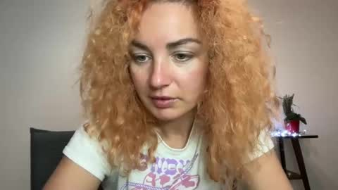 reddgirll online show from February 20, 6:35 pm