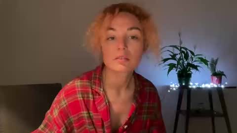 reddgirll online show from February 22, 7:36 pm