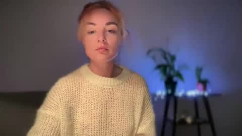 reddgirll online show from February 24, 10:14 pm