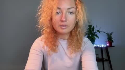 reddgirll online show from March 3, 7:17 pm