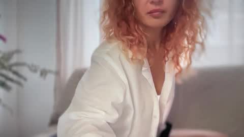 reddgirll online show from October 23, 7:51 am