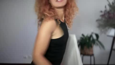 reddgirll online show from October 31, 8:04 am