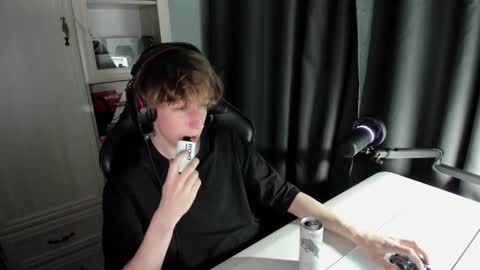 reddissq online show from December 26, 4:32 am