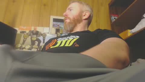 Snapshot of redhead4fun chatting on December 16, 12:15 am theredhead4fun online show from December 16, 12:15 am