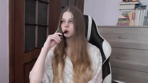 Lily online show from September 23, 2:03 am