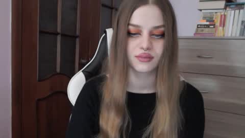 Lily online show from September 24, 1:20 am