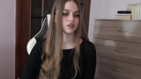 Lily online show from January 18, 1:53 am