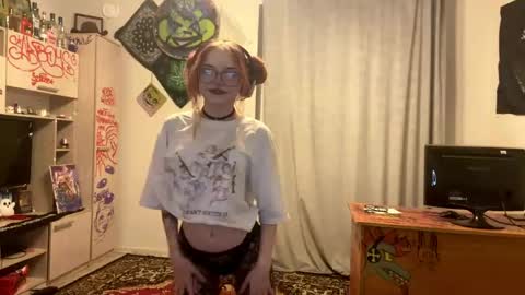 Snapshot of redheadcatxd chatting on April 30, 9:52 pm Eva online show from April 30, 9:52 pm