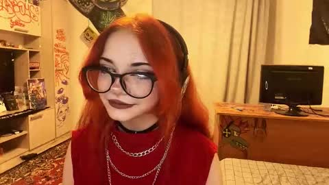 Snapshot of redheadcatxd chatting on May 13, 10:17 pm Eva online show from May 13, 10:17 pm