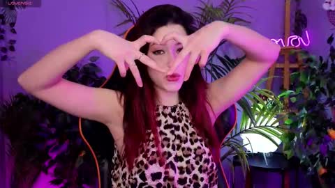 Snapshot of redmidnight_ chatting on November 26, 8:32 pm Kiara online show from November 26, 8:32 pm