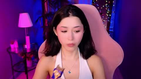 Snapshot of redmidnight_ chatting on May 20, 9:43 pm Kiara online show from May 20, 9:43 pm