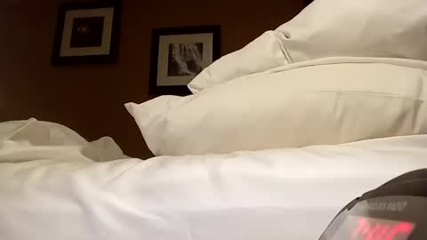 Snapshot of rednicedick chatting on December 3, 12:46 am rednicedick online show from December 3, 12:46 am