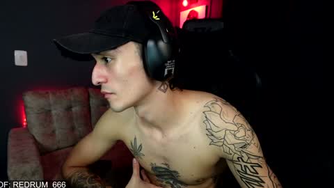 Snapshot of redrum_696 chatting on December 3, 3:09 am Red online show from December 3, 3:09 am