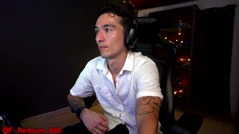 Snapshot of redrum_696 chatting on January 5, 4:58 am Red online show from January 5, 4:58 am