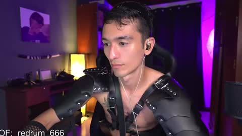 Snapshot of redrum_696 chatting on March 11, 5:02 pm Red online show from March 11, 5:02 pm