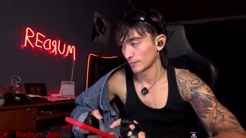 Snapshot of redrum_696 chatting on October 7, 6:16 pm Red online show from October 7, 6:16 pm