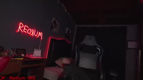 Snapshot of redrum_696 chatting on October 13, 9:37 pm Red online show from October 13, 9:37 pm