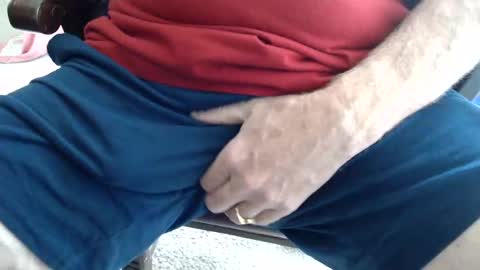 Max online show from October 20, 10:21 pm