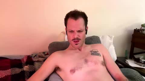 Snapshot of reed_thomas chatting on December 9, 6:12 am Reed Thomas online show from December 9, 6:12 am