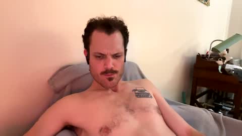 Snapshot of reed_thomas chatting on December 29, 7:28 am Reed Thomas online show from December 29, 7:28 am