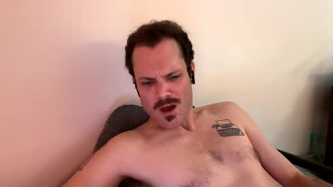 Snapshot of reed_thomas chatting on January 5, 12:52 am Reed Thomas online show from January 5, 12:52 am