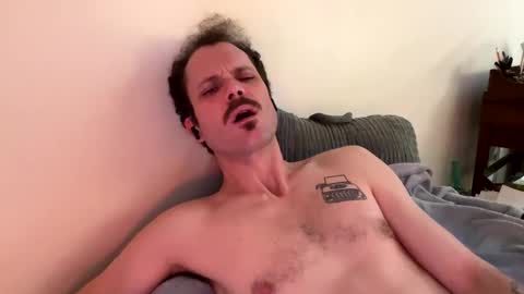 Snapshot of reed_thomas chatting on January 11, 6:45 am Reed Thomas online show from January 11, 6:45 am