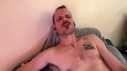 Snapshot of reed_thomas chatting on January 14, 4:47 am Reed Thomas online show from January 14, 4:47 am