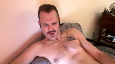 Snapshot of reed_thomas chatting on January 16, 7:38 am Reed Thomas online show from January 16, 7:38 am