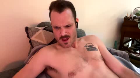 Snapshot of reed_thomas chatting on February 5, 1:37 am Reed Thomas online show from February 5, 1:37 am