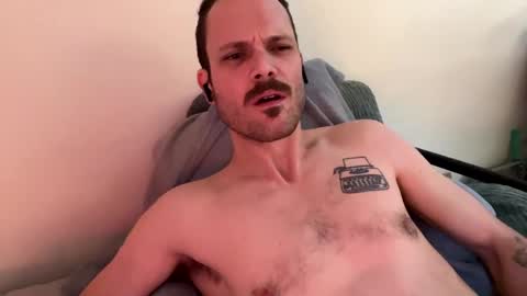 Snapshot of reed_thomas chatting on February 8, 3:52 am Reed Thomas online show from February 8, 3:52 am