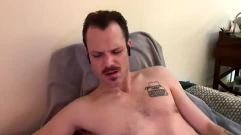 Snapshot of reed_thomas chatting on February 22, 6:06 am Reed Thomas online show from February 22, 6:06 am