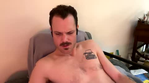 Snapshot of reed_thomas chatting on February 23, 7:22 am Reed Thomas online show from February 23, 7:22 am