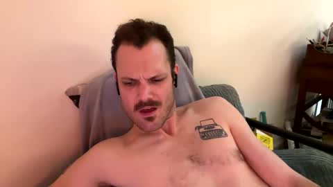 Snapshot of reed_thomas chatting on February 26, 7:09 am Reed Thomas online show from February 26, 7:09 am