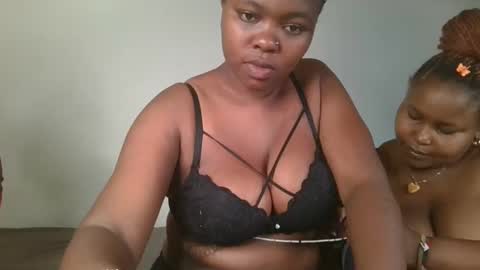 Snapshot of reenie_barbie chatting on February 13, 7:10 pm barbie online show from February 13, 7:10 pm