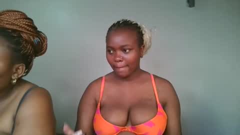 Snapshot of reenie_barbie chatting on February 16, 6:21 pm barbie online show from February 16, 6:21 pm