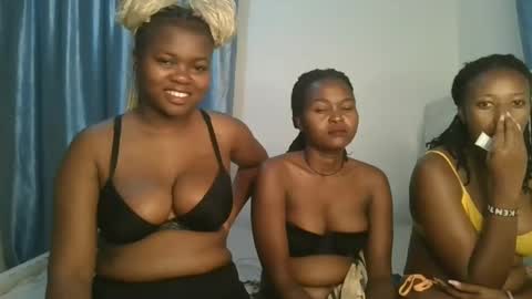 Snapshot of reenie_barbie chatting on February 27, 1:16 am barbie online show from February 27, 1:16 am