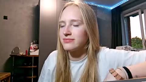 Snapshot of reganbehanan chatting on July 30, 4:06 pm Mia online show from July 30, 4:06 pm