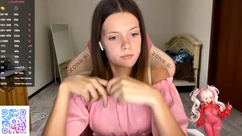 Lucy online show from September 27, 3:39 pm