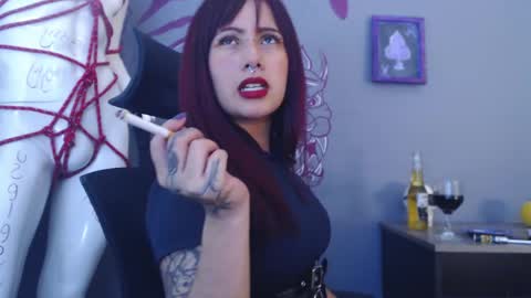 Snapshot of regina_iris chatting on April 18, 9:48 pm Regina online show from April 18, 9:48 pm