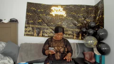 Snapshot of reginabanx chatting on April 26, 12:08 am reginabanx online show from April 26, 12:08 am