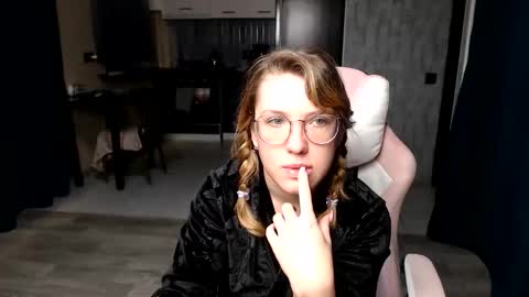 Regina online show from September 21, 1:18 am