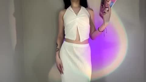 Snapshot of reginavandivier chatting on June 10, 3:55 pm Amelia online show from June 10, 3:55 pm